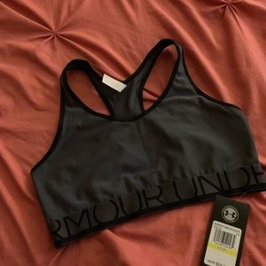 NWT Under Armour sports bra size med